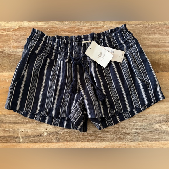 Roxy Pants - Roxy Oceanside Yarn Dyed Navy and White Striped Shorts, Size Medium NWT